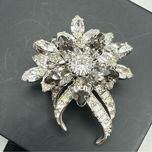 Vintage Amazing Austria Ice Rhinestone Brooch #800